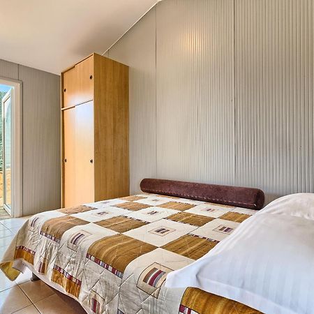 Apartments & Bungalows Ivanovic Kaštela Екстериор снимка