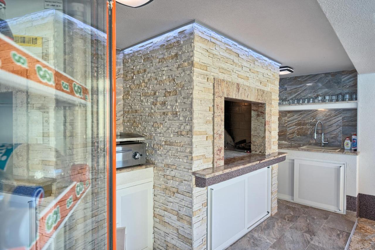 Apartments & Bungalows Ivanovic Kaštela Екстериор снимка