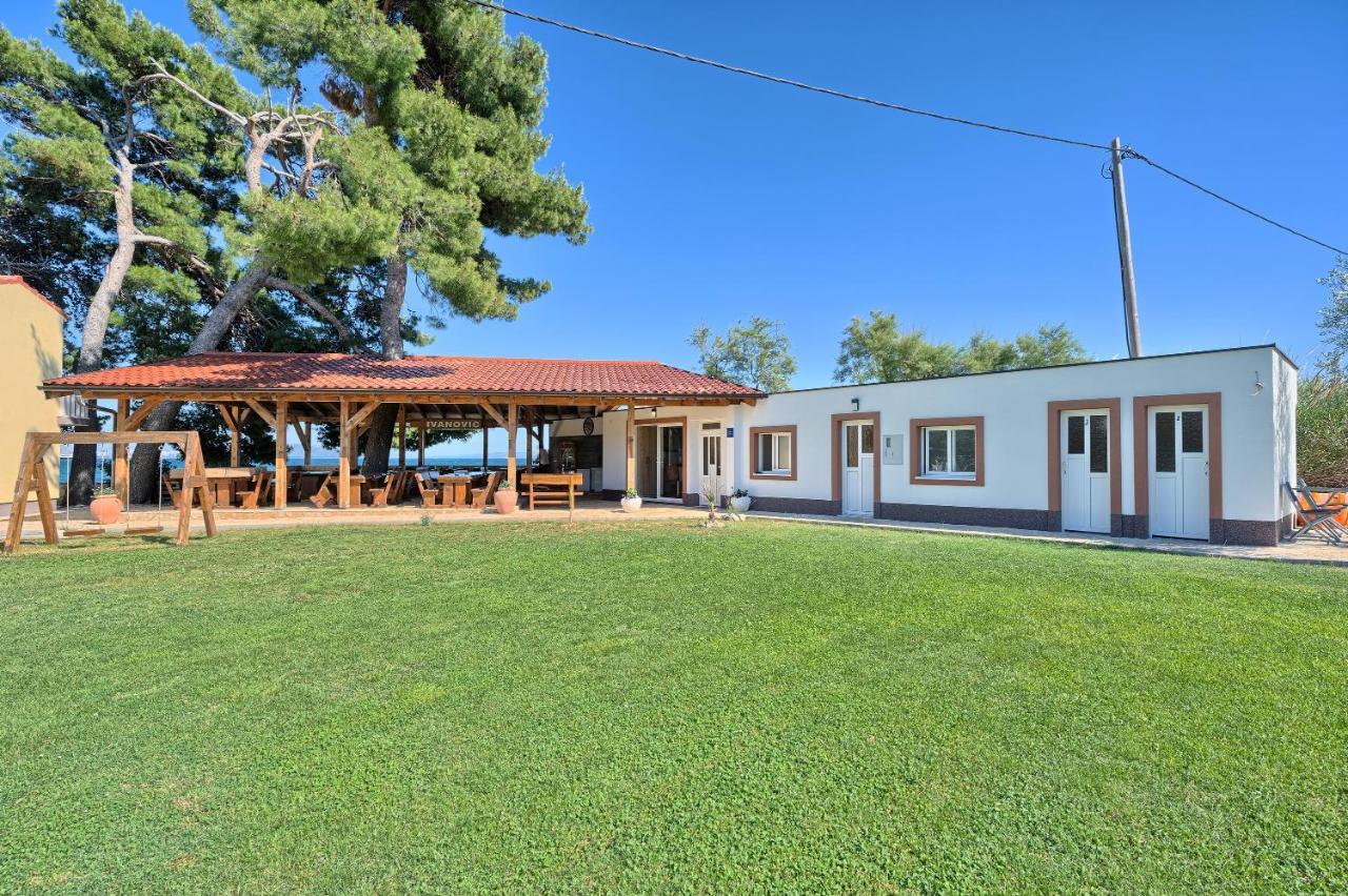 Apartments & Bungalows Ivanovic Kaštela Екстериор снимка