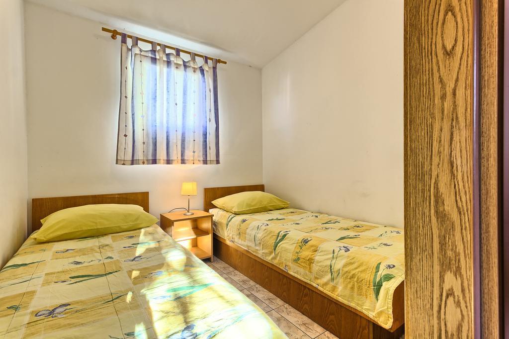 Apartments & Bungalows Ivanovic Kaštela Екстериор снимка