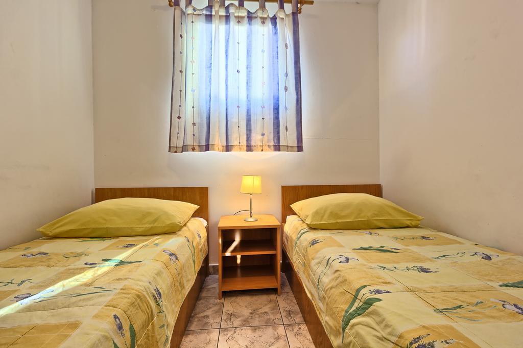 Apartments & Bungalows Ivanovic Kaštela Екстериор снимка