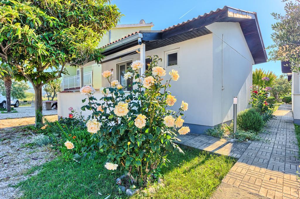 Apartments & Bungalows Ivanovic Kaštela Екстериор снимка