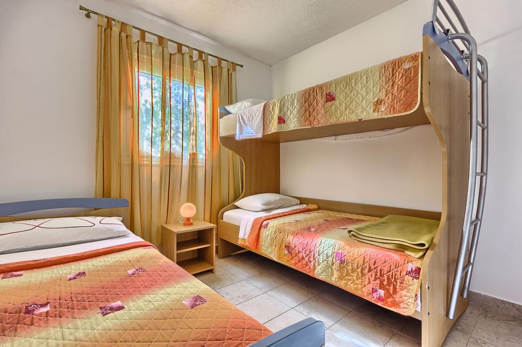 Apartments & Bungalows Ivanovic Kaštela Екстериор снимка