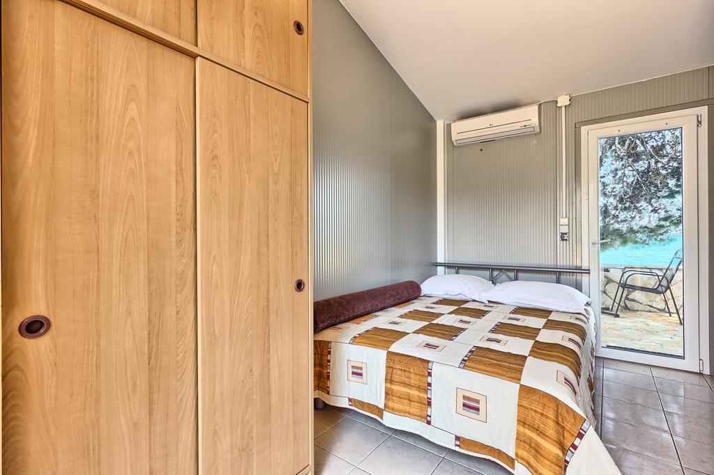 Apartments & Bungalows Ivanovic Kaštela Екстериор снимка