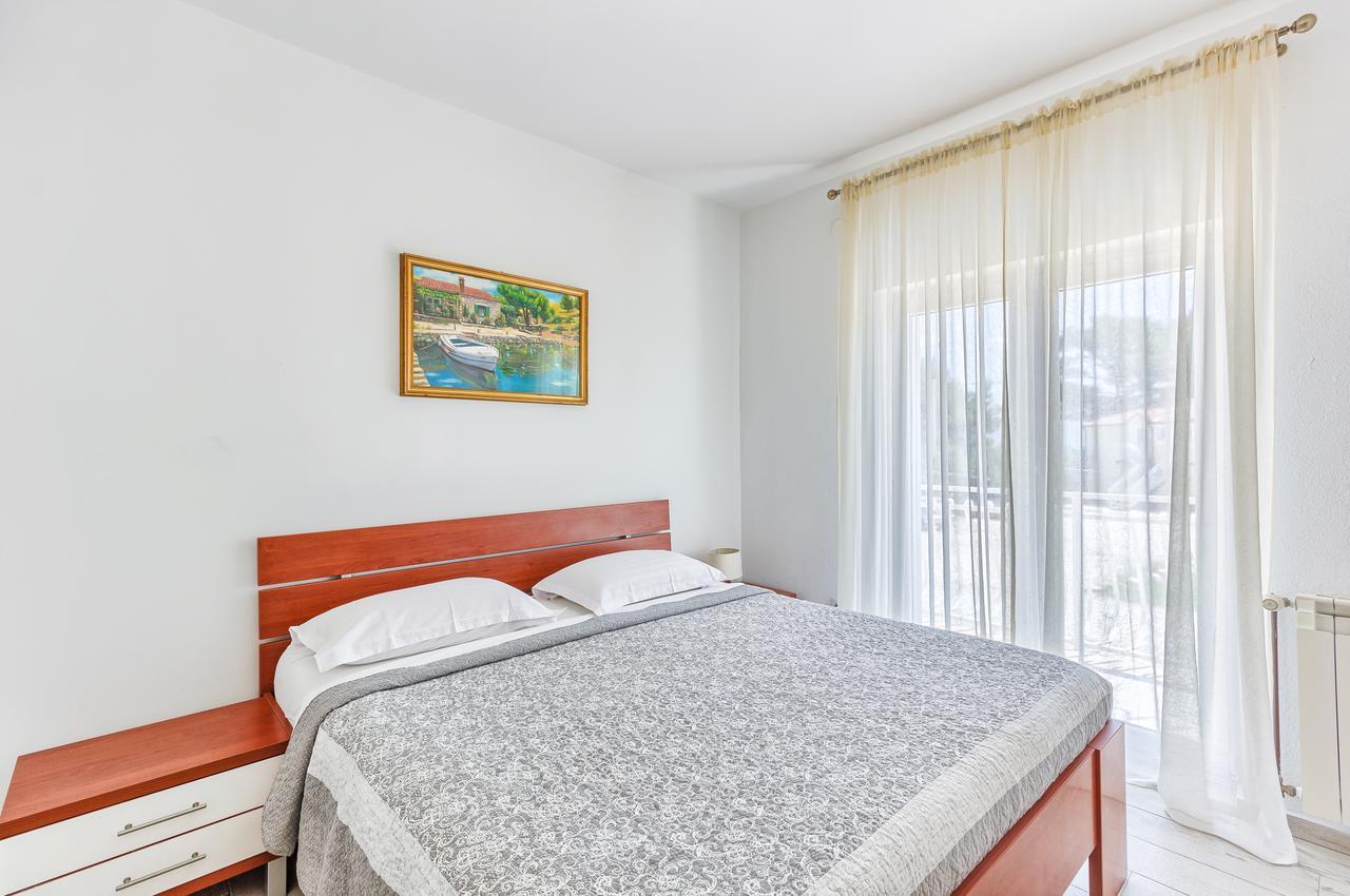 Apartments & Bungalows Ivanovic Kaštela Екстериор снимка