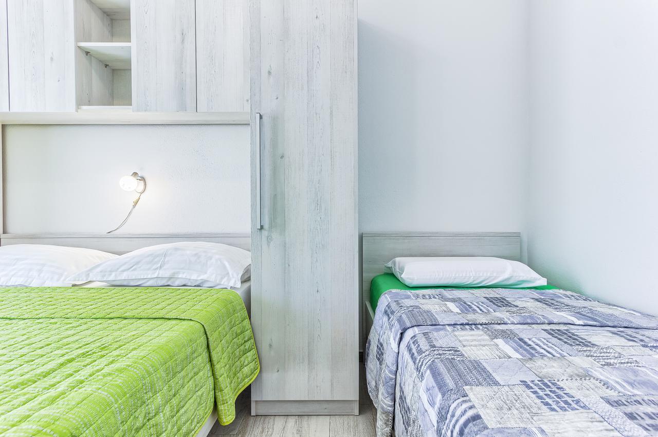Apartments & Bungalows Ivanovic Kaštela Екстериор снимка