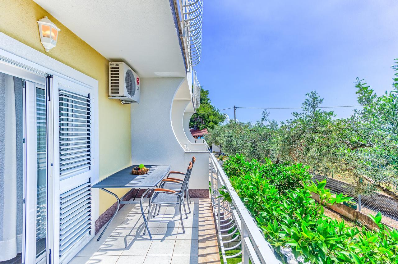 Apartments & Bungalows Ivanovic Kaštela Екстериор снимка